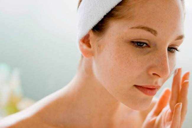 Burun yağlanmasından doğal tedavi yöntemleri sayesinde kurtulun